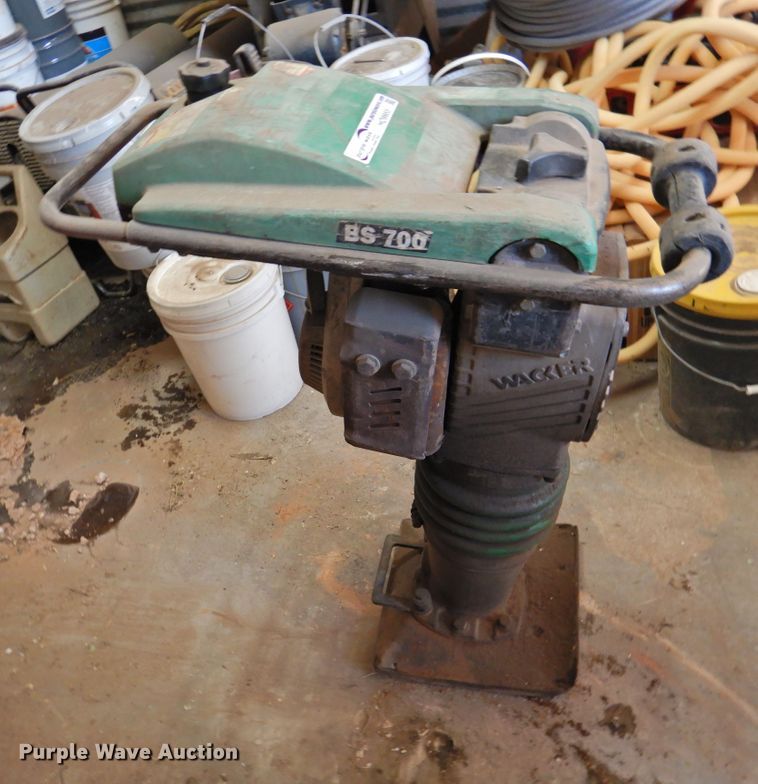 image for item HO9955 Wacker Neuson BS700 plate compactor