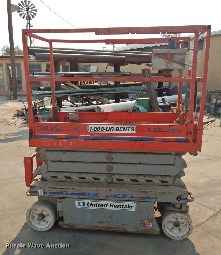image for item HO9985 2008 Skyjack SJIII 3219  scissor lift