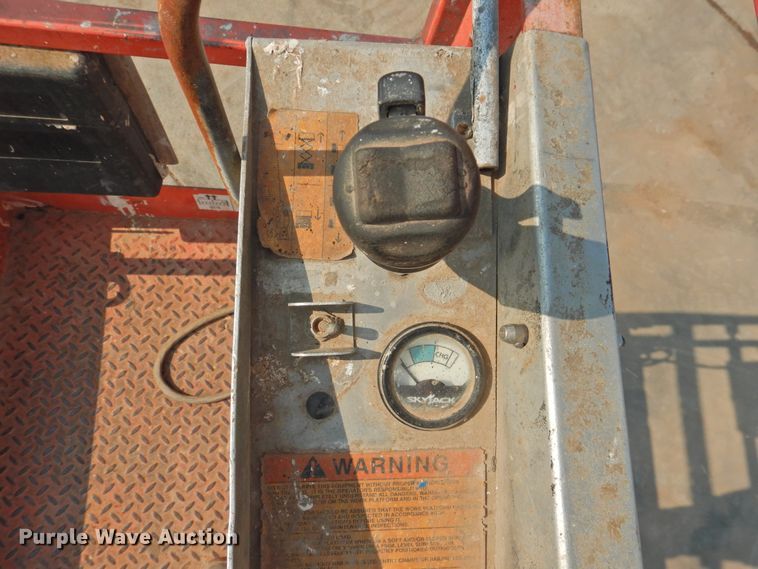 image for item HO9985 2008 Skyjack SJIII 3219  scissor lift