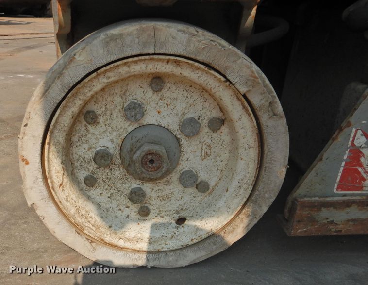 image for item HO9985 2008 Skyjack SJIII 3219  scissor lift