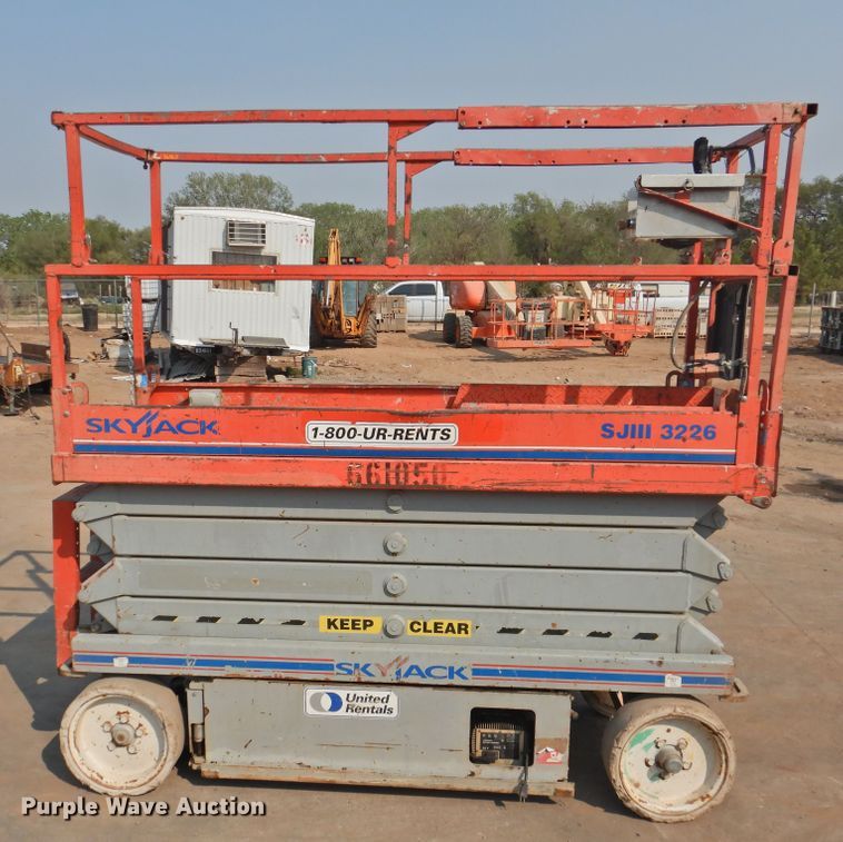 image for item HO9986 2007 Skyjack SJIII 3226  scissor lift
