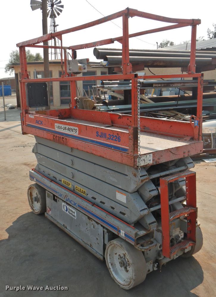 image for item HO9986 2007 Skyjack SJIII 3226  scissor lift