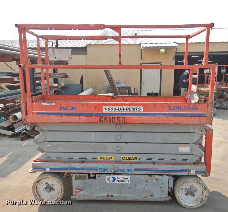 image for item HO9986 2007 Skyjack SJIII 3226  scissor lift