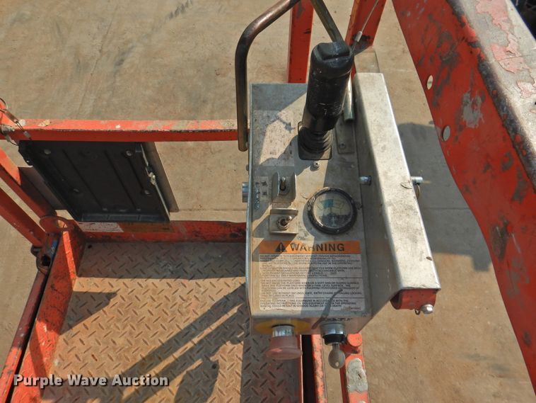 image for item HO9986 2007 Skyjack SJIII 3226  scissor lift