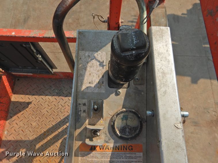image for item HO9986 2007 Skyjack SJIII 3226  scissor lift