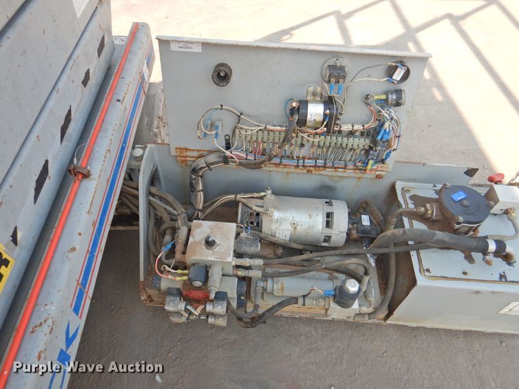 image for item HO9986 2007 Skyjack SJIII 3226  scissor lift