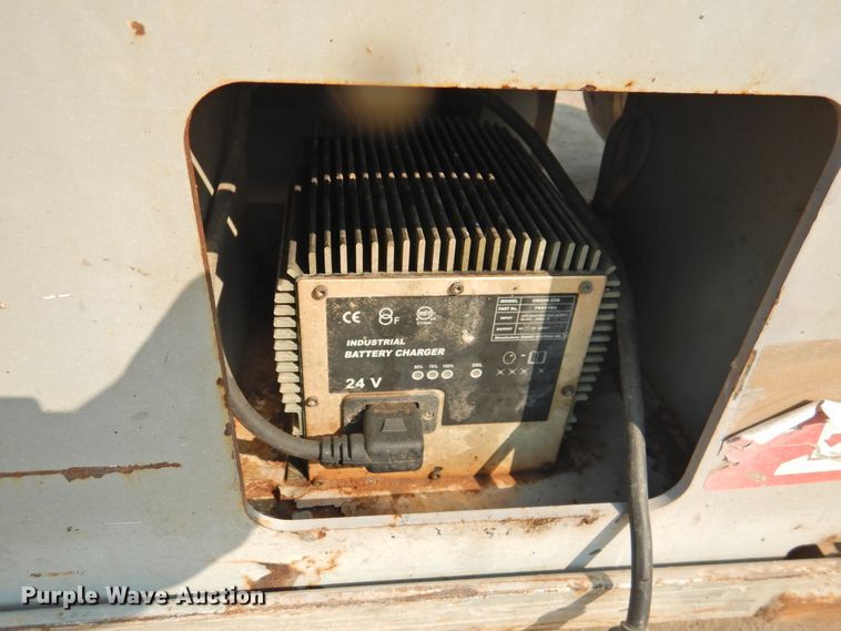 image for item HO9986 2007 Skyjack SJIII 3226  scissor lift