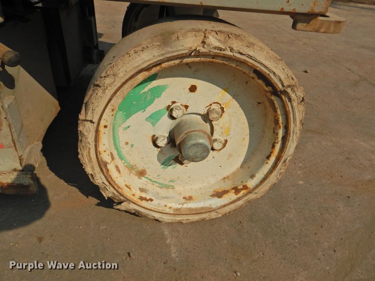 image for item HO9986 2007 Skyjack SJIII 3226  scissor lift