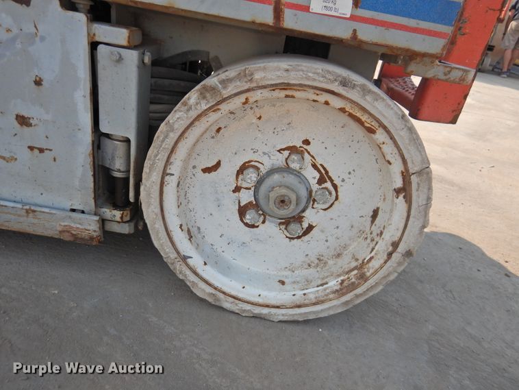 image for item HO9986 2007 Skyjack SJIII 3226  scissor lift