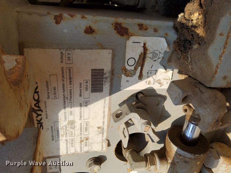 image for item HO9986 2007 Skyjack SJIII 3226  scissor lift