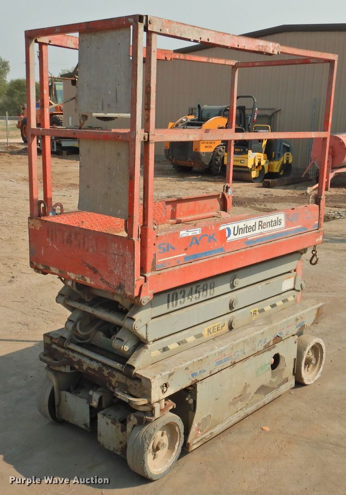 image for item HO9987 2008 Skyjack SJIII 3219  scissor lift