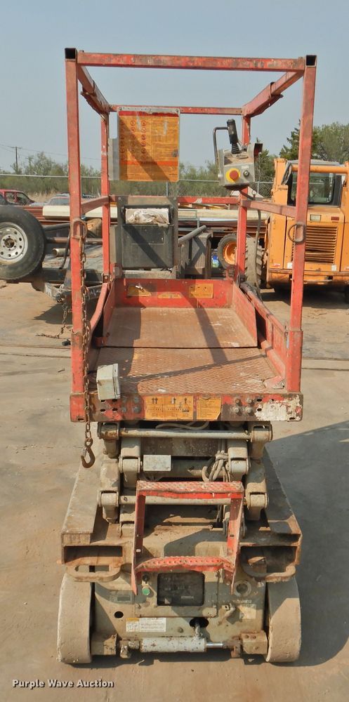 image for item HO9987 2008 Skyjack SJIII 3219  scissor lift