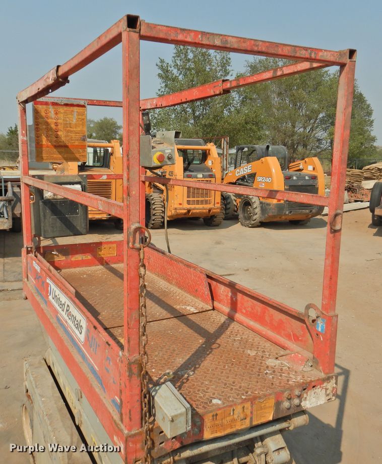 image for item HO9987 2008 Skyjack SJIII 3219  scissor lift