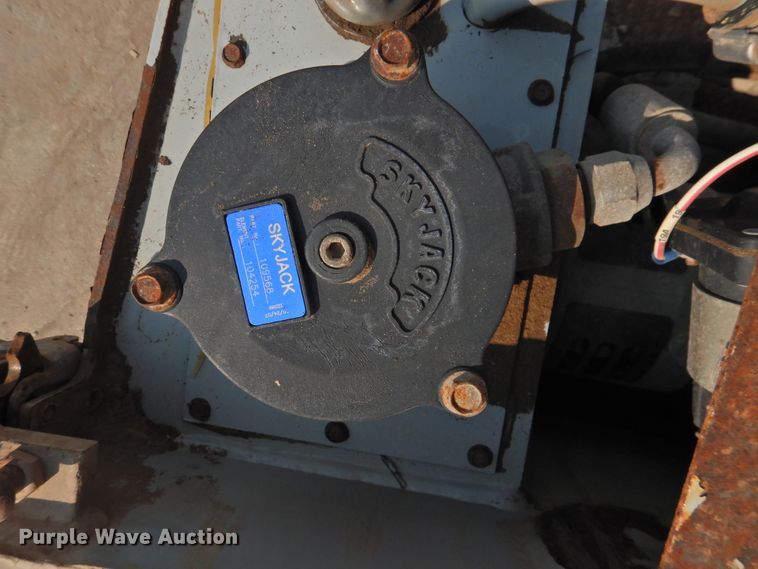 image for item HO9987 2008 Skyjack SJIII 3219  scissor lift