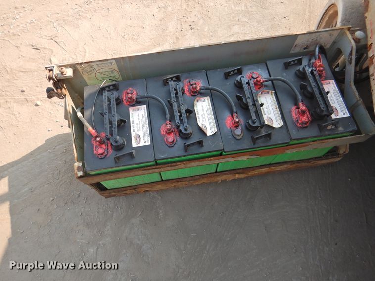 image for item HO9987 2008 Skyjack SJIII 3219  scissor lift