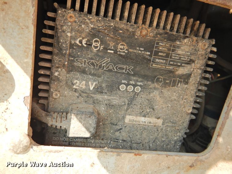 image for item HO9987 2008 Skyjack SJIII 3219  scissor lift