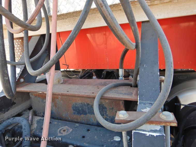 image for item HU9500 1992 Peterbilt 379  semi truck