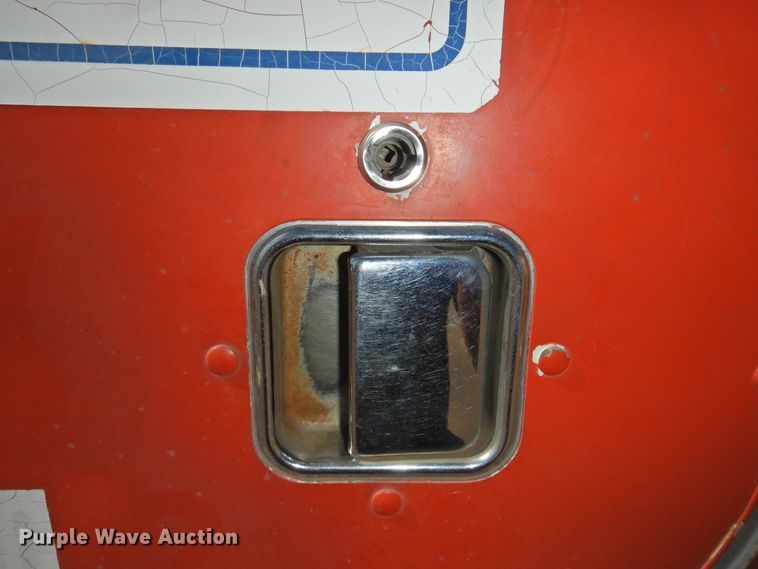 image for item HU9500 1992 Peterbilt 379  semi truck