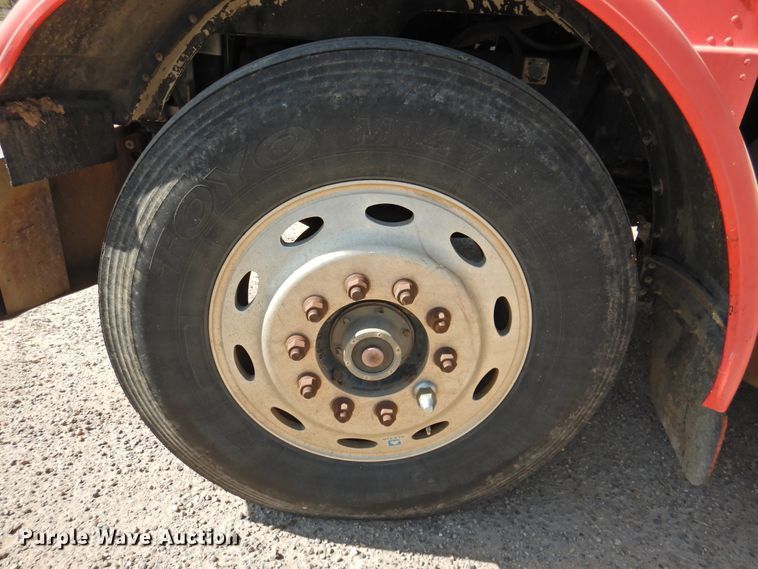 image for item HU9500 1992 Peterbilt 379  semi truck