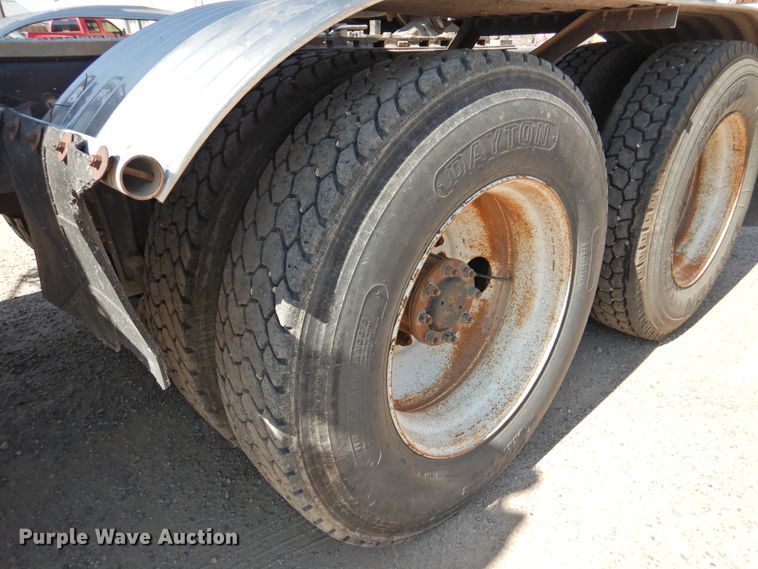 image for item HU9500 1992 Peterbilt 379  semi truck