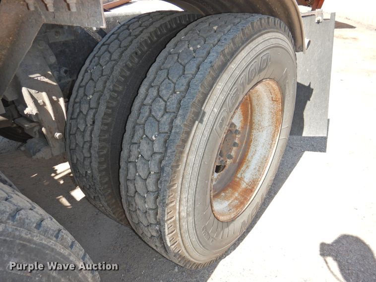 image for item HU9500 1992 Peterbilt 379  semi truck