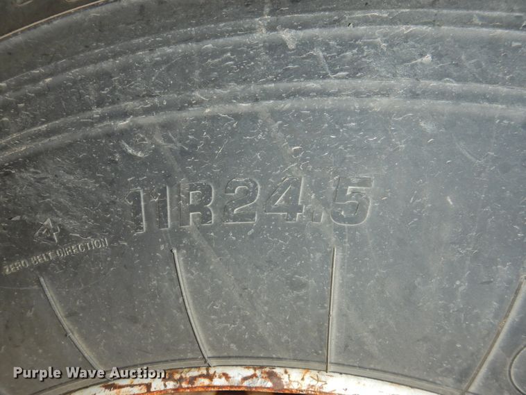 image for item HU9500 1992 Peterbilt 379  semi truck