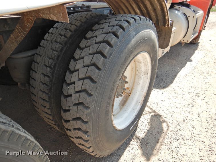 image for item HU9500 1992 Peterbilt 379  semi truck