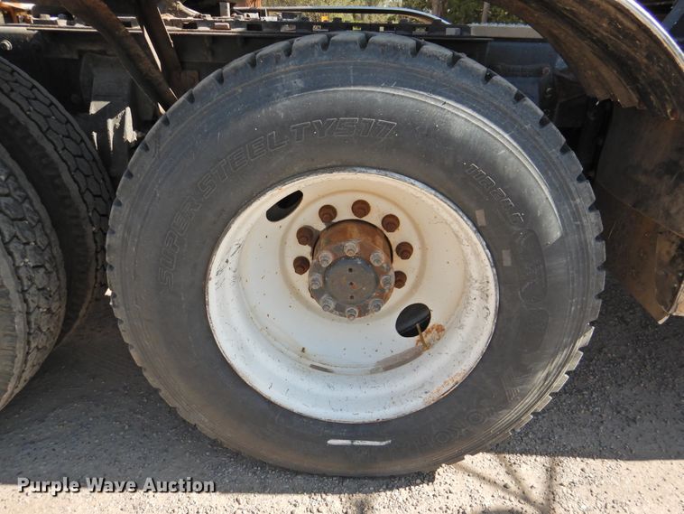 image for item HU9500 1992 Peterbilt 379  semi truck