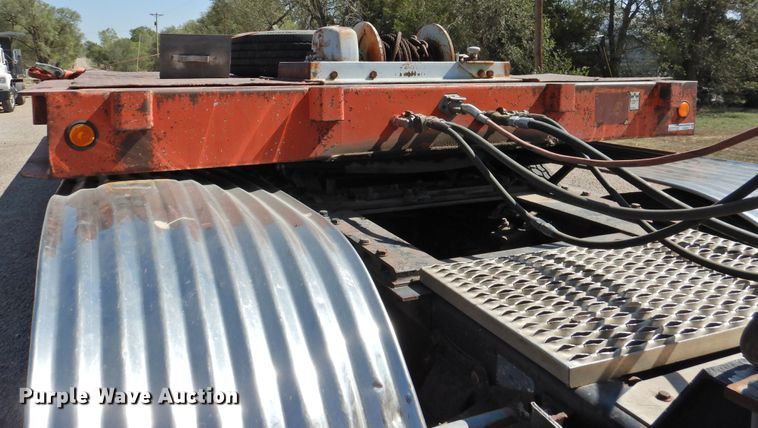image for item HU9501 1990 Trail King drop deck equipment trailer