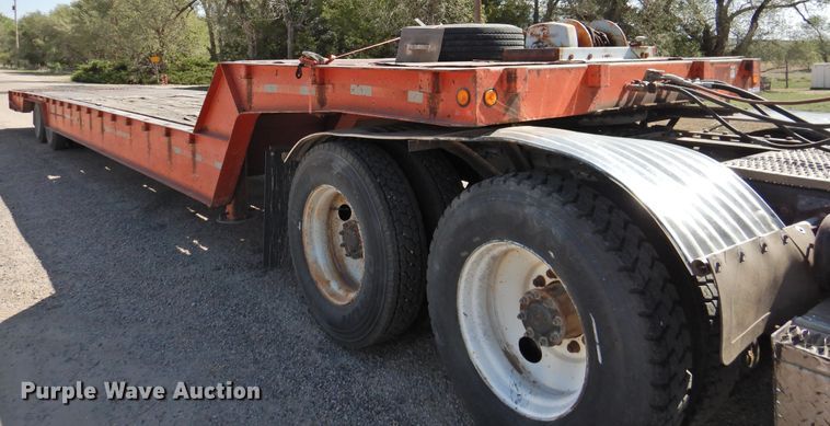 image for item HU9501 1990 Trail King drop deck equipment trailer