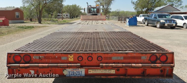 image for item HU9501 1990 Trail King drop deck equipment trailer
