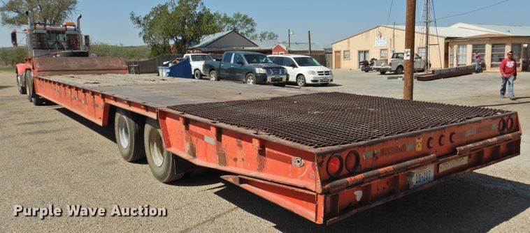image for item HU9501 1990 Trail King drop deck equipment trailer
