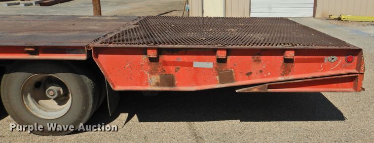 image for item HU9501 1990 Trail King drop deck equipment trailer