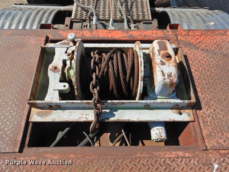 image for item HU9501 1990 Trail King drop deck equipment trailer