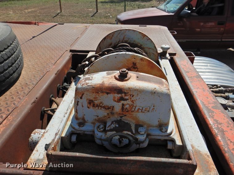 image for item HU9501 1990 Trail King drop deck equipment trailer