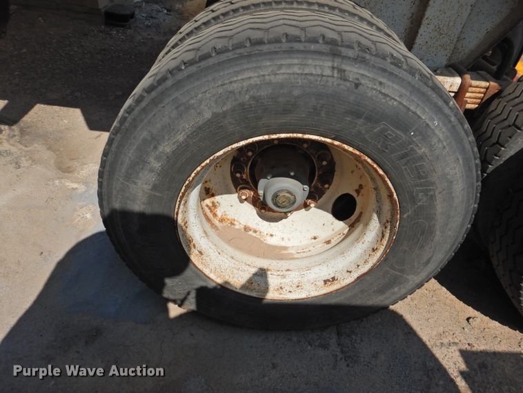 image for item HU9502 1999 Lufkin ULDI1-38 end dump trailer