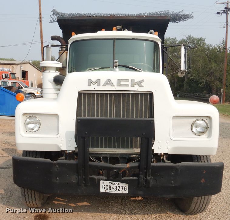 image for item HU9503 1978 Mack  dump truck