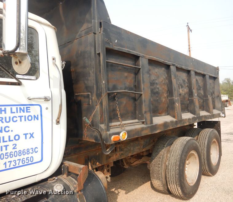 image for item HU9503 1978 Mack  dump truck