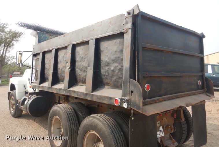 image for item HU9503 1978 Mack  dump truck