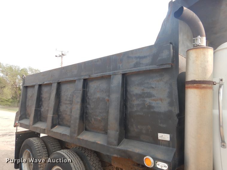 image for item HU9503 1978 Mack  dump truck