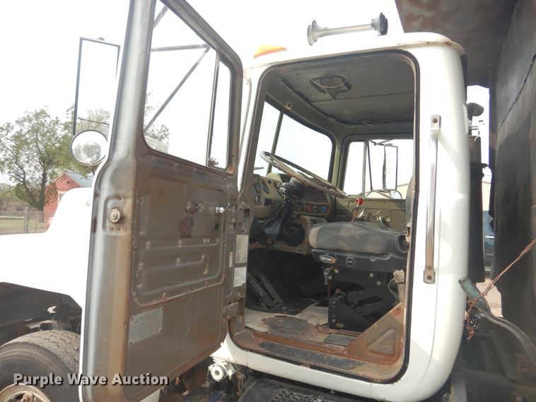 image for item HU9503 1978 Mack  dump truck