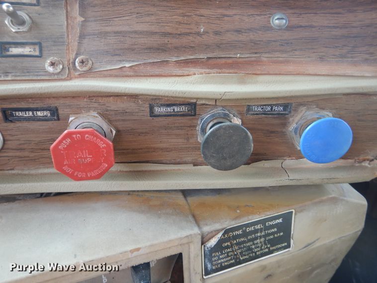 image for item HU9503 1978 Mack  dump truck