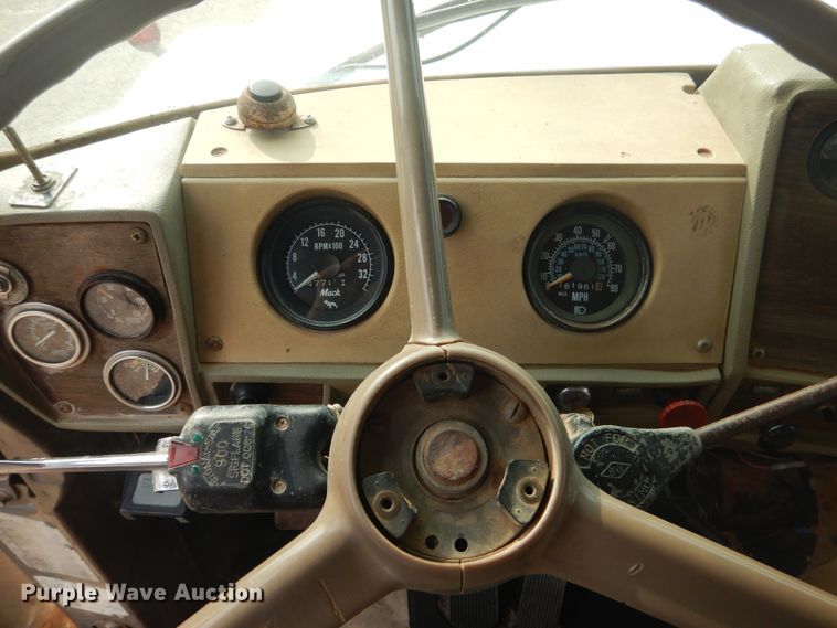 image for item HU9503 1978 Mack  dump truck