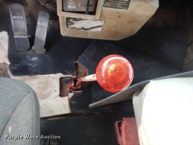 image for item HU9503 1978 Mack  dump truck