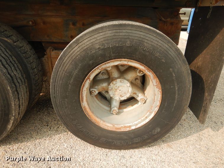 image for item HU9503 1978 Mack  dump truck