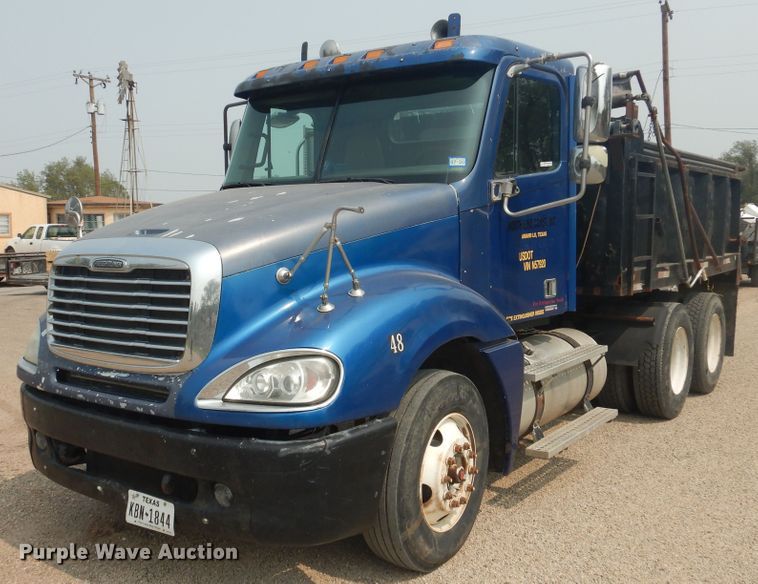 image for item HU9507 2005 Freightliner Columbia  dump truck