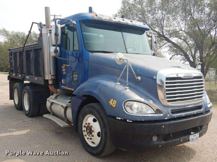 image for item HU9507 2005 Freightliner Columbia  dump truck