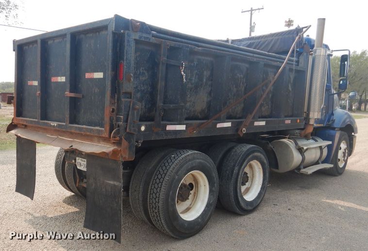 image for item HU9507 2005 Freightliner Columbia  dump truck