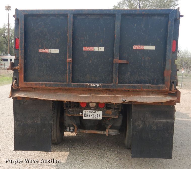 image for item HU9507 2005 Freightliner Columbia  dump truck