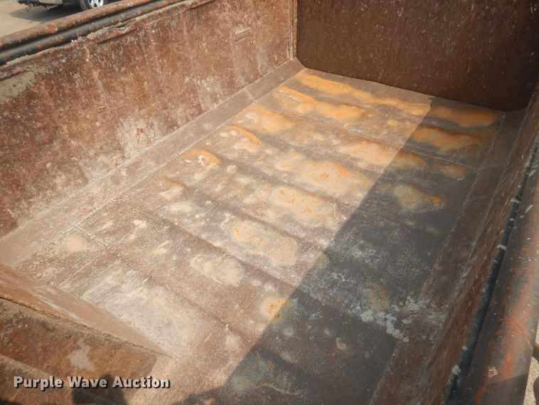 image for item HU9507 2005 Freightliner Columbia  dump truck